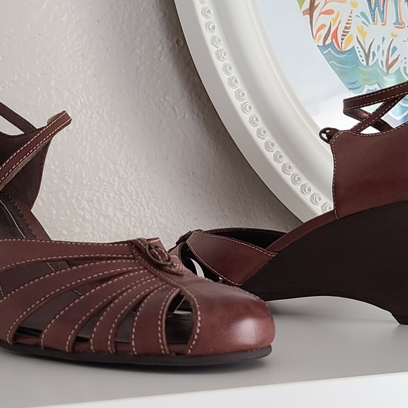 Naturalizer leather wedge heels 10 Wide - Picture 5 of 7